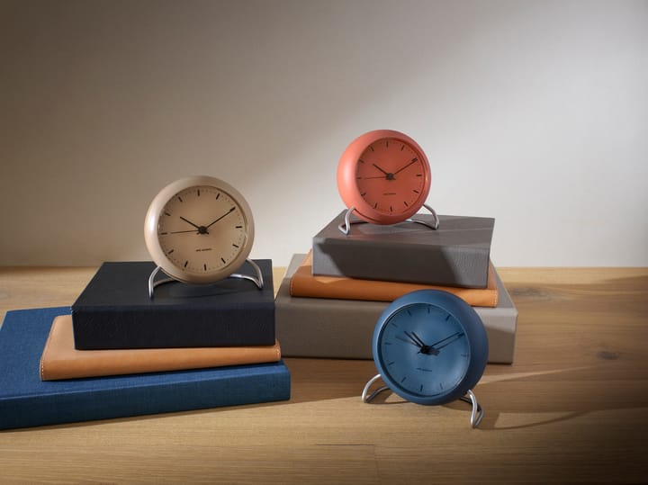 Relógio de mesa AJ City Hall - Areiay bege - Arne Jacobsen Clocks