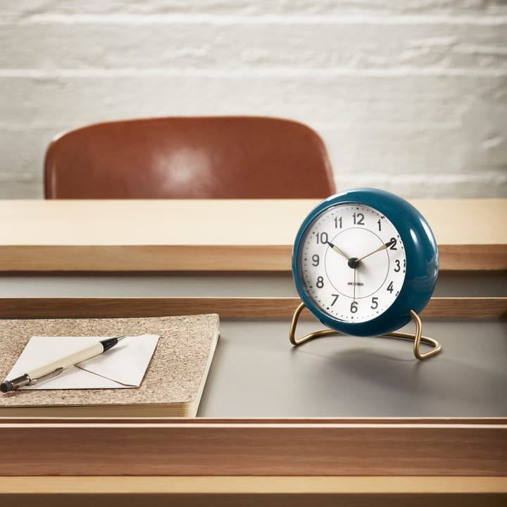 Relógio de mesa AJ Station azul petróleo, azul petróleo  Arne Jacobsen Clocks