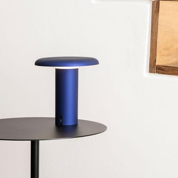 Candeeiro de mesa portátil Takku 19 cm - azul anodizado - Artemide