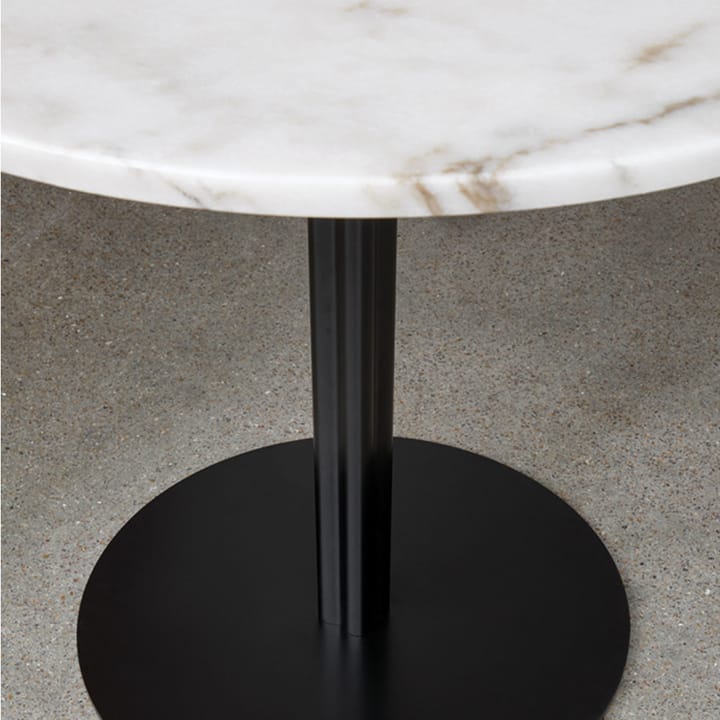 Mesa de jantar Harbour Column, marble offwhite, ø105 cm, suporte preto Audo Copenhagen