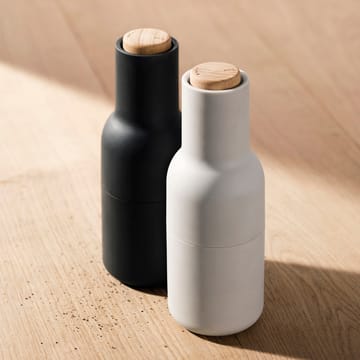 Moinho de especiarias Bottle Grinder, 2 un. - ash-carbon (tampa de madeira de freixo) - Audo Copenhagen