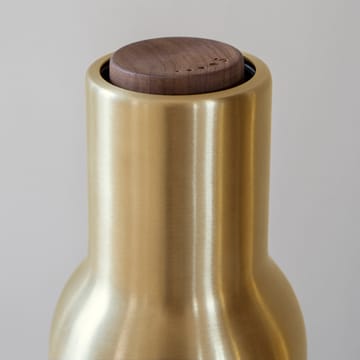 Moinho de especiarias Bottle Grinder 2 un. metal - brushed brass (tampa de nogueira) - Audo Copenhagen