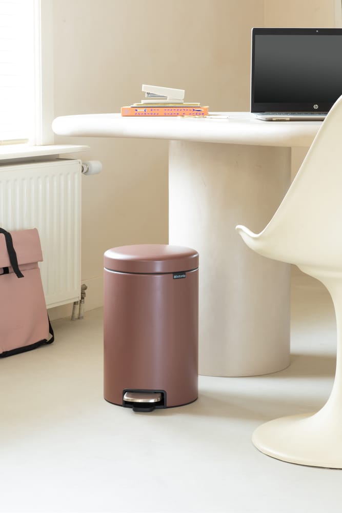 Caixote de pedal New Icon 12 litros - Satin Taupe - Brabantia