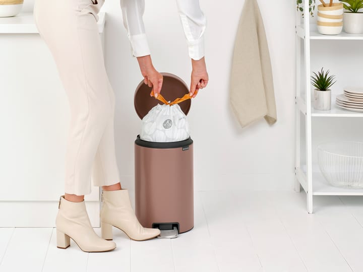 Caixote de pedal New Icon 12 litros - Satin Taupe - Brabantia