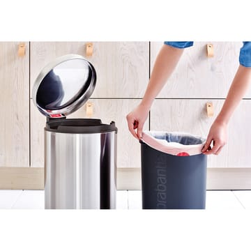 Caixote de pedal New Icon 20 litros - Matt steel fingerprint proof - Brabantia