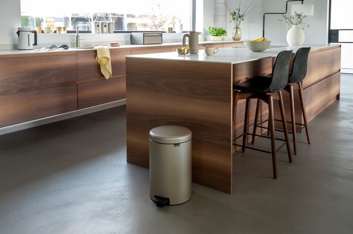 Caixote de pedal New Icon 20 litros - Metallic Gold - Brabantia