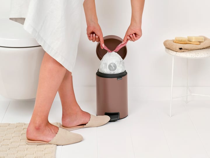 Caixote de pedal New Icon 3 litros - Satin Taupe - Brabantia