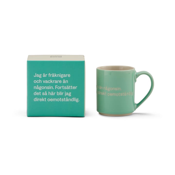 Caneca Astrid Lindgren, I am frecklier… - verde-sueco - Design House Stockholm