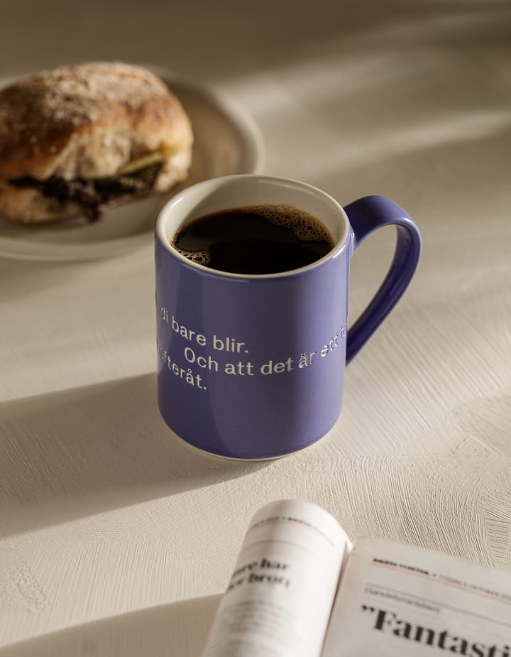 Caneca Astrid Lindgren, S'not something you plan, azul-sueco Design House Stockholm