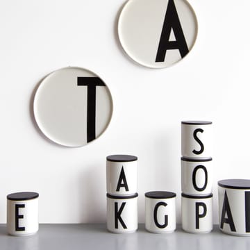 Chávena Design Letters  - J - Design Letters