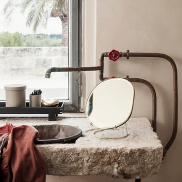 Espelho de mesa Pond - Bronze - ferm LIVING