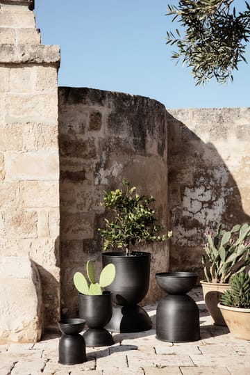 Vaso de flores grande Hourglass - Preto-cinza escuro - ferm LIVING