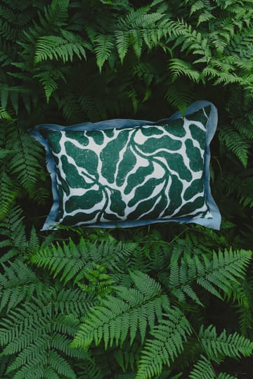 Capa de almofada Leaves com aba contrastante 48x68 cm. - Green-blue - Fine Little Day