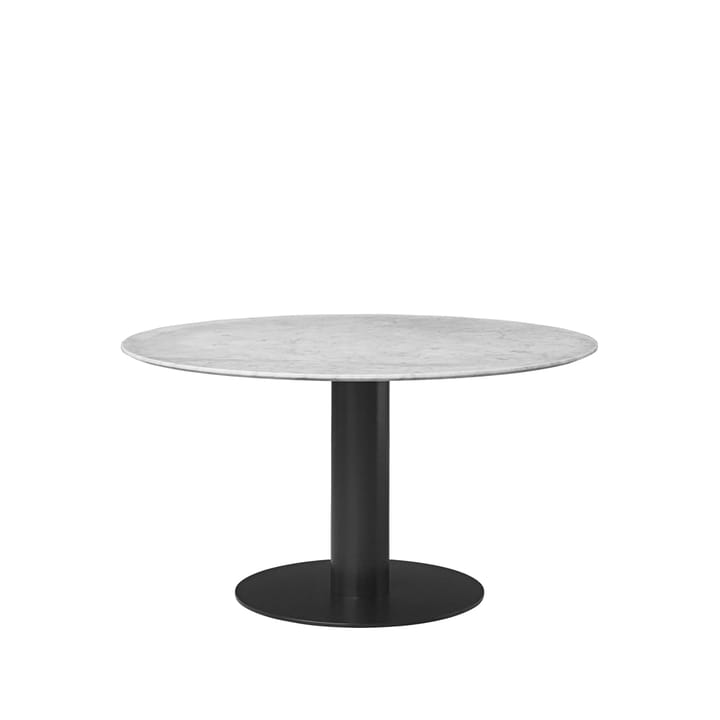 Mesa de jantar Gubi 2.0 - mármore branca, Ø130, suporte preto - GUBI