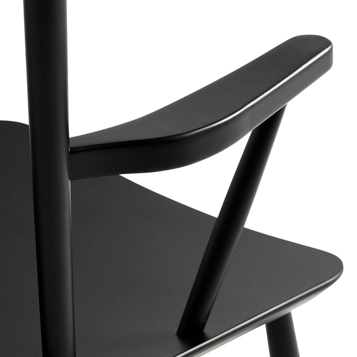 Cadeira com braços J42, Black lacquered beech HAY