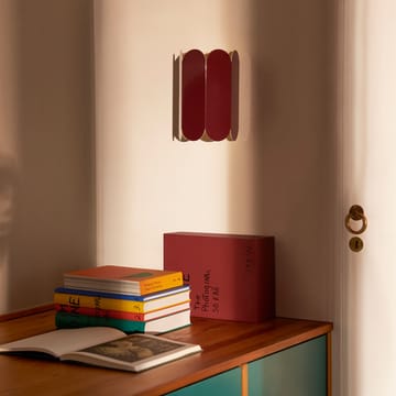 Candeeiro de parede Arcs Sconce - auburn red - HAY