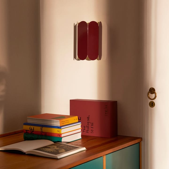 Candeeiro de parede Arcs Sconce - auburn red - HAY