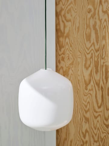 Candeeiro suspenso Buoy Ø20 cm - Opal glass-soft black - HAY