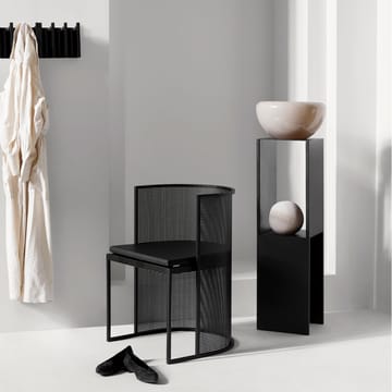 Mesa de apoio Pedestal - Preto  - Kristina Dam Studio