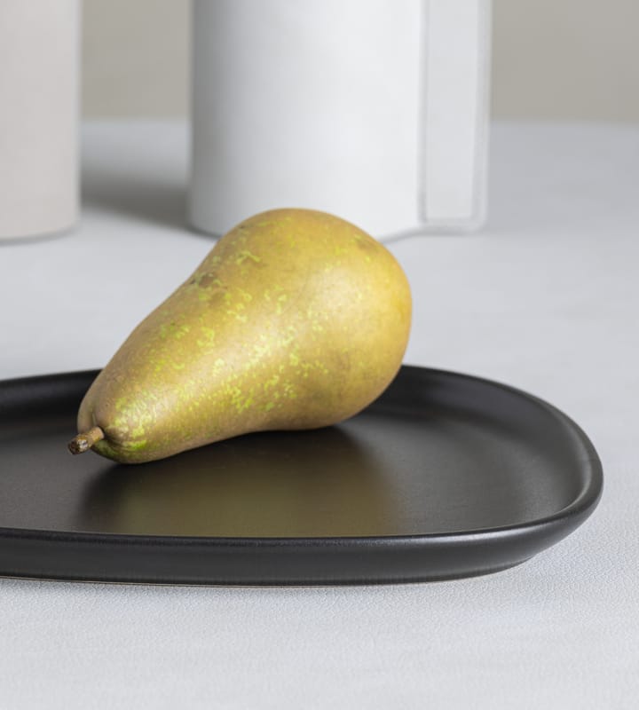 Prato pequeno Curve Stoneware 19x22 cm - preto - LIND DNA