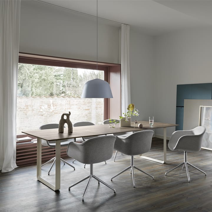 70/70 mesa de jantar 255x108 cm - Carvalho-areia fumado sólido - Muuto