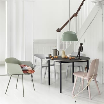 Cadeira com braços Fiber chair - Dusty green (plástico) - Muuto