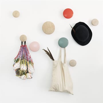 Gancho para roupa cinza The Dots - carvalho grande - Muuto