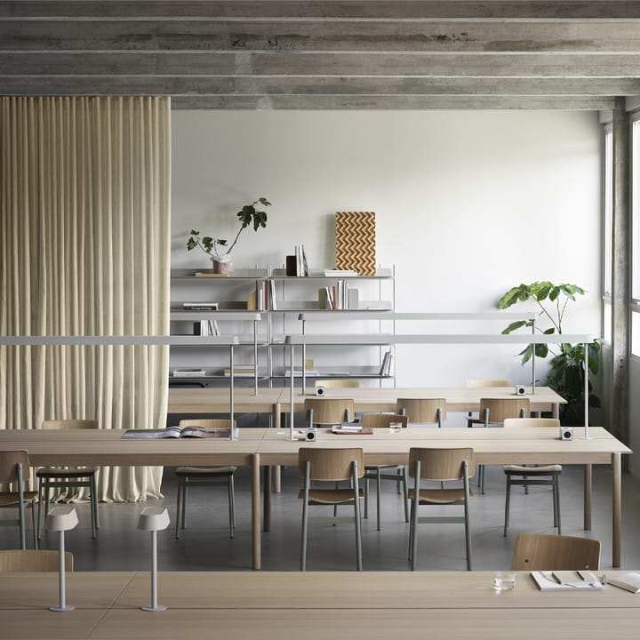 Mesa Linear System - Carvalho verniz - Muuto