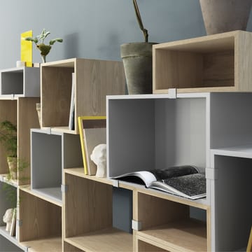 Prateleira com placa traseira, grande Stacked 2.0 - light grey - Muuto