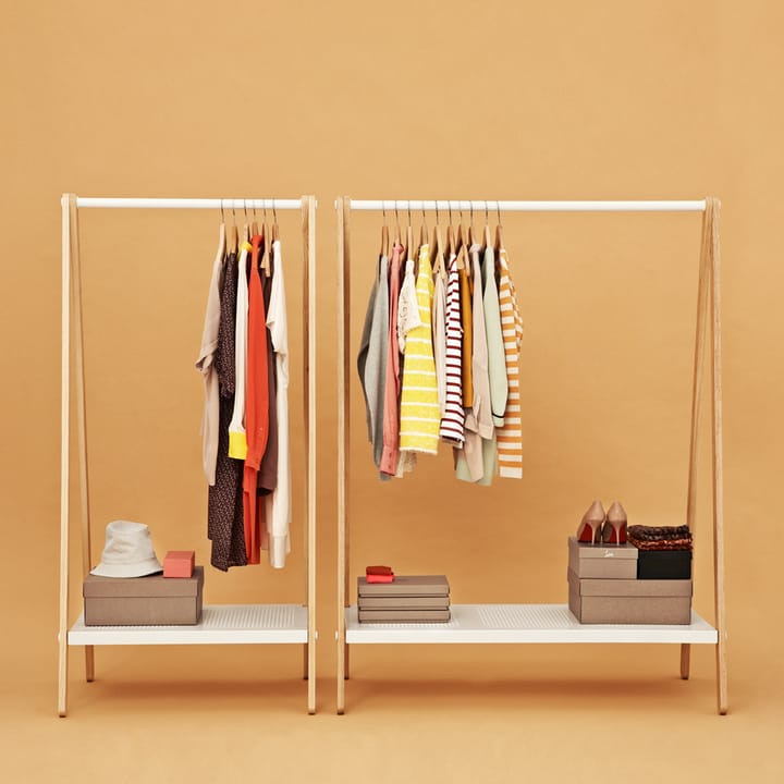 Cabide roupas Toj, branco, estrutura carvalho Normann Copenhagen