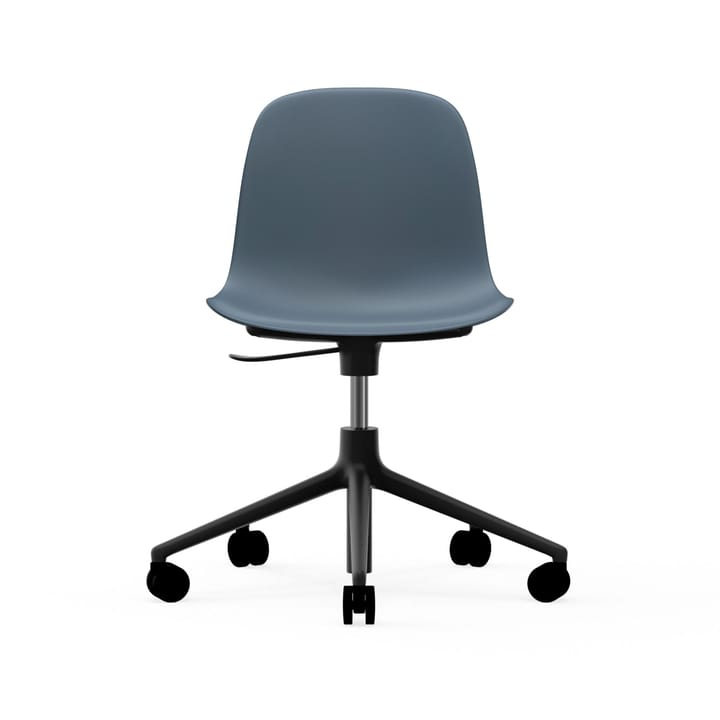 Cadeira de escritório Form chair swivel 5W - azul, alumínio preto, rodas - Normann Copenhagen