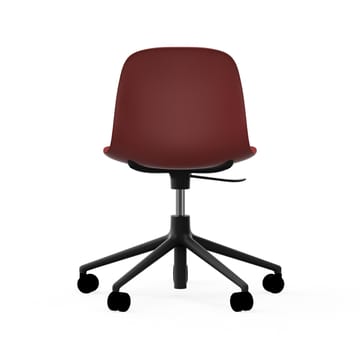 Cadeira de escritório Form chair swivel 5W - vermelho, alumínio preto, rodas  - Normann Copenhagen