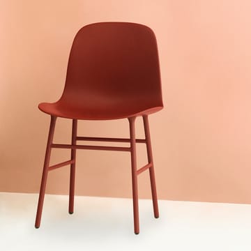 Cadeira Form - vermelho, pernas carvalho - Normann Copenhagen