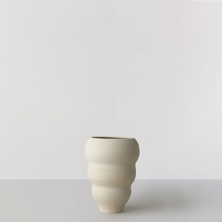 Vaso esculpido à mão no. 60, curvo, Vanilla Ro Collection