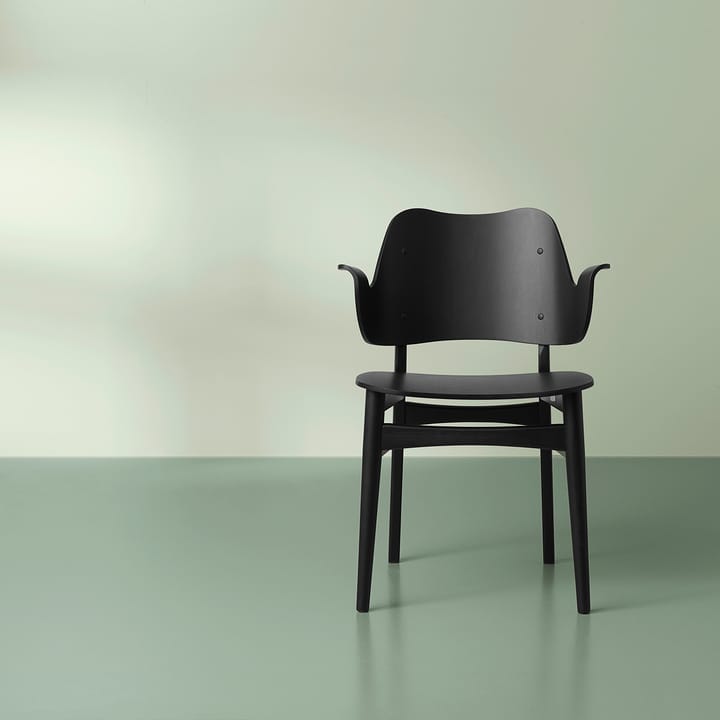 Cadeira Gesture - Madeira de Faia preta lacada  - Warm Nordic