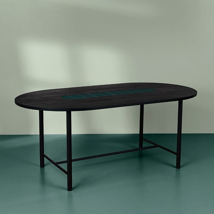 Mesa de jantar Be My Guest - Carvalho preto verniz, estrutura de aço preto, cerâmica verde, 100x220  - Warm Nordic